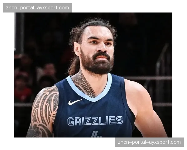 特写：在孟菲斯，史蒂文-亚当斯的12号球衣缓缓升起